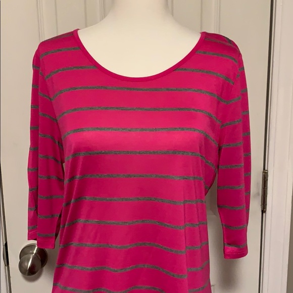 Women’s pink w grey strips, quarter length sleeves - Picture 2 of 6